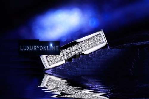 GORGEOUS! Hand Crafted 0,75 Carat Simulated Diamond Ring Size 6 US