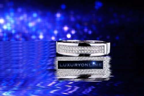 GORGEOUS! Hand Crafted 0,75 Carat Simulated Diamond Ring Size 6 US