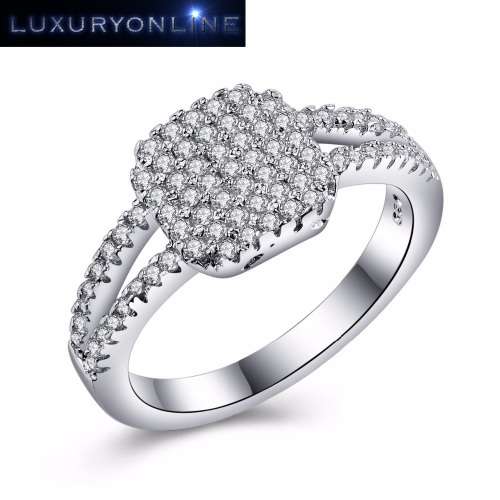 LOVELY! Ring With 1,25 Carat Simulated Diamonds Size 6; 7 US