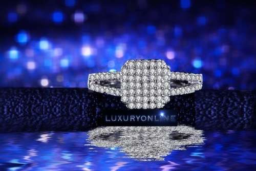 LOVELY! Ring With 1,25 Carat Simulated Diamonds Size 6; 7 US