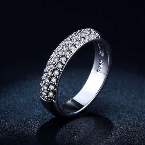 EXQUISITE! 0,75ct Simulated Diamond Ring Size 6; 7; 8; 9 US