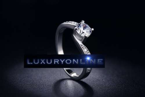AMAZING! Ring With 11 1,75 Carrot Hand Crafted Simulated Diamonds Size 6; 9 US