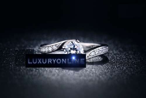 AMAZING! Ring With 11 1,75 Carrot Hand Crafted Simulated Diamonds Size 6; 9 US