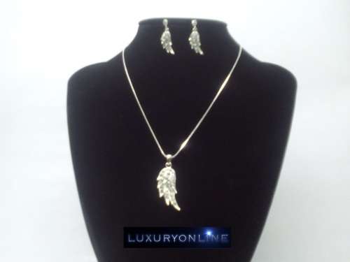 CAPTIVATING! Angel Wing And Earring Set With Simulated Diamonds