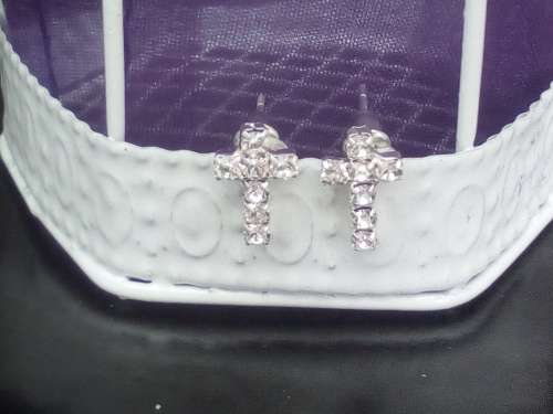 GORGEOUS! 1.25 Carat Simulated Diamond Cross Stud Earrings