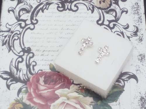 GORGEOUS! 1.25 Carat Simulated Diamond Cross Stud Earrings
