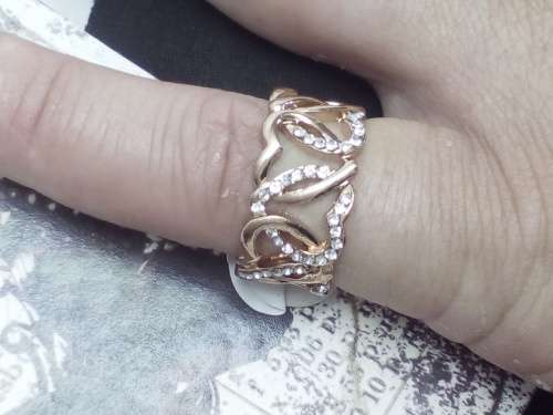 BEAUTIFUL! Ring With 1,25 Carat Simulated Diamonds Size 6; 7; 8 US