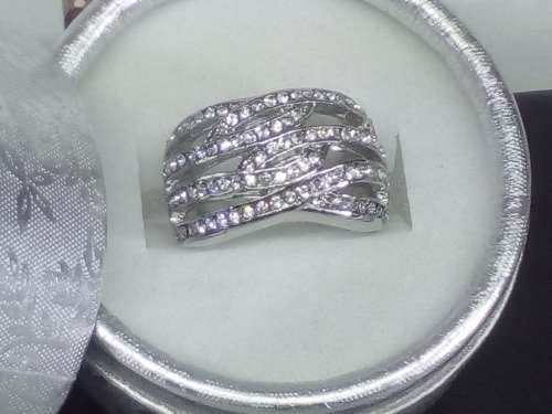CAPTIVATING! Ring With 1,75 Carrot Hand Crafted Simulated Diamonds Size 7; 8; 9 US