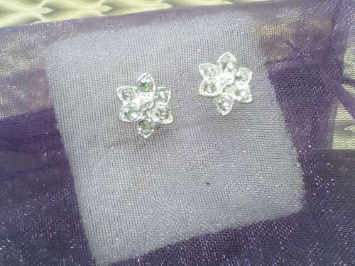 GORGEOUS! 1.25 Carat Simulated Diamond Heart Stud Earrings