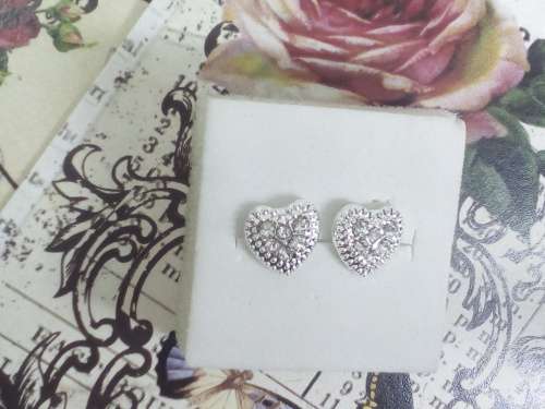 GORGEOUS! 1.25 Carat Simulated Diamond Heart Stud Earrings