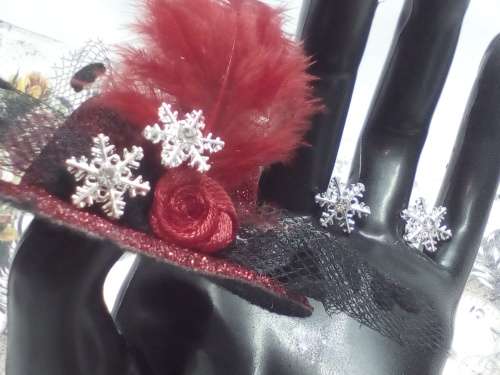 GORGEOUS! 1.25 Carat Simulated Diamond Snow Flake Stud Earrings
