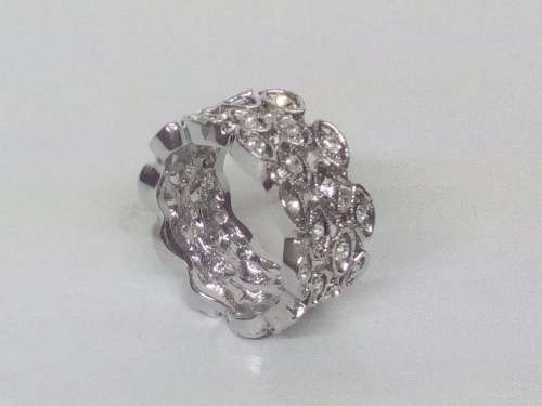 BEAUTIFUL! Ring With 1,25 Carat Simulated  Diamonds Size 7 US / N 17