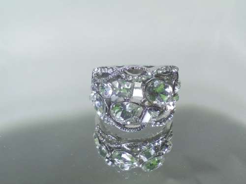 STUNNING! Ring With 1.75 Carrot  Simulated Diamonds Size 8; 10 US
