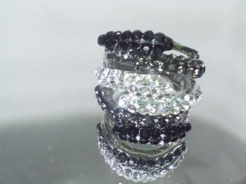 AMAZING! 1,75 Carat Simulated French Lilac Diamonds Size 10 US