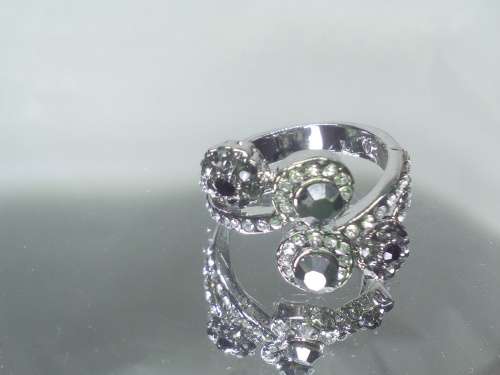 AMAZING! Ring With 1,75 Carat Simulated French Lilac And White Diamonds Size 8; 9; 10 US