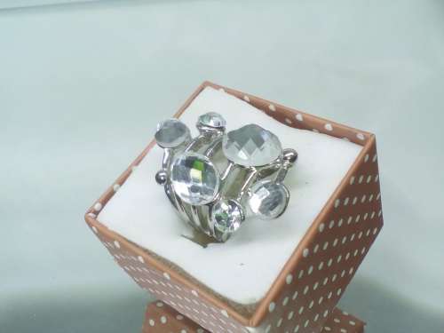 STUNNING! Ring With 2.00 Carat  Simulated Diamonds Size 9 US