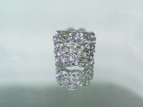 BEAUTIFUL! Ring With 1,25 Carat Simulated  Diamonds Size 6 US