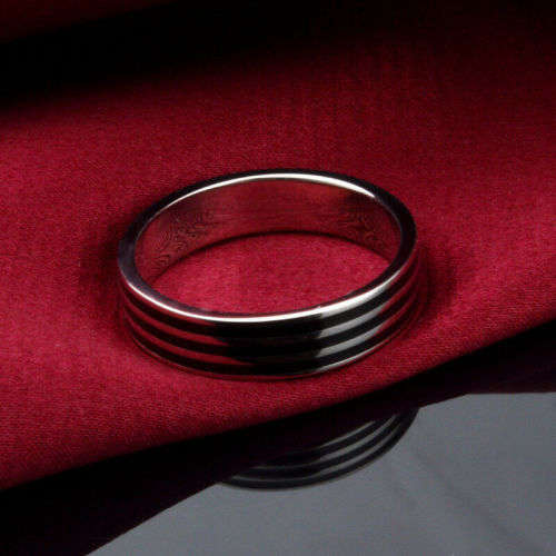AWESOME! ! 8 mm Black And Silver 100% Titanium Ring Size 7 US