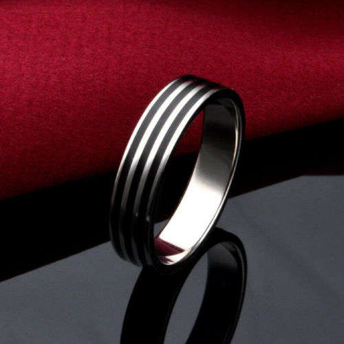 AWESOME! ! 8 mm Black And Silver 100% Titanium Ring Size 7 US