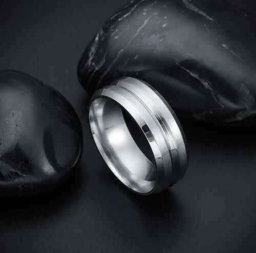AWESOME! ! 9 mm Silver 100% Titanium Ring Size 6 US / L / 16