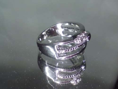 BEAUTIFUL! Ring With 0.75 Carat Simulated  Diamonds Size 10 US