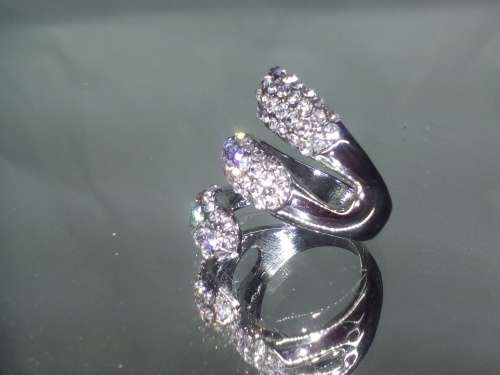 EXQUISITE! 1,25 Carat Simulated Diamond Ring Size 8 US