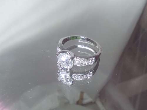 CAPTIVATING! Ring With 1,75 Carrot Hand Crafted Simulated Diamonds Size 10 US