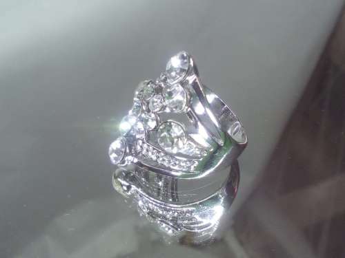 BRILLIANT! 0,75 Carat Simulated White Diamond Ring Size 8 US