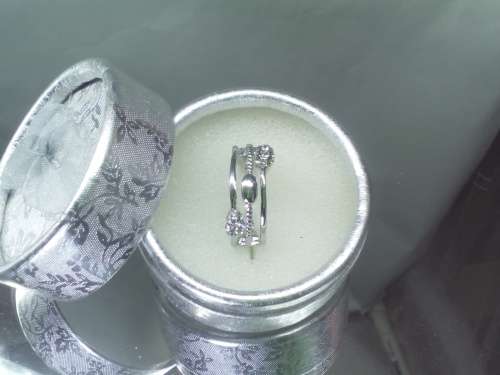 BEAUTIFUL! Ring With 0.75 Carat Simulated  Diamonds Size 10 US