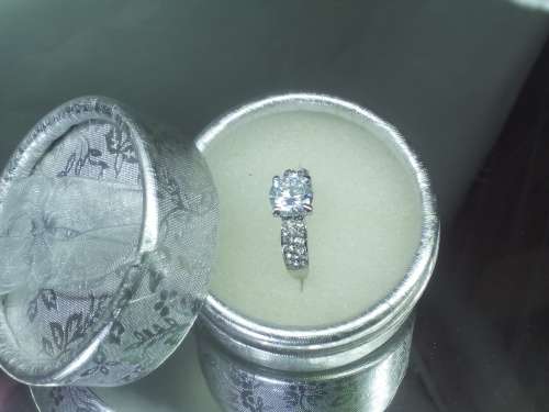 CAPTIVATING! Ring With 1,75 Carrot Hand Crafted Simulated Diamonds Size 10 US