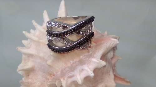 CAPTIVATING! Double Infinity Ring With 0.75 Carat Simulated Diamonds And Black Chain Size 9 US