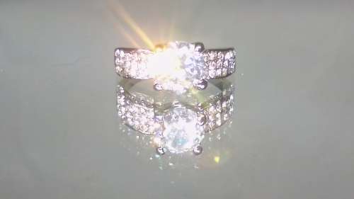 CAPTIVATING! Ring With 1,75 Carrot Hand Crafted Simulated Diamonds Size 10 US