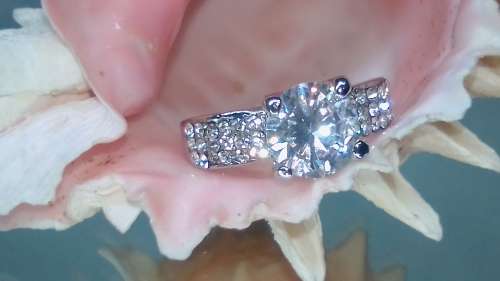 CAPTIVATING! Ring With 1,75 Carrot Hand Crafted Simulated Diamonds Size 10 US