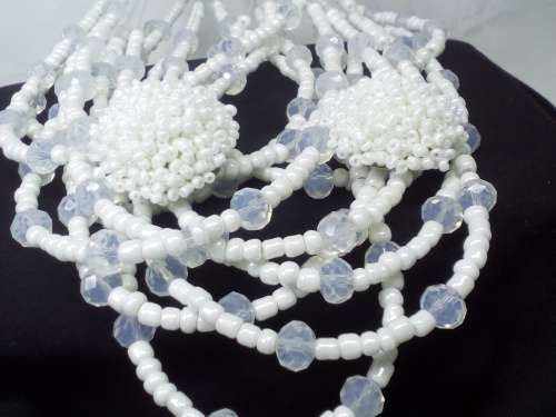 BEAUTIFUL! Hand Crafted African Necklace And Earring Set (White) 28 cm