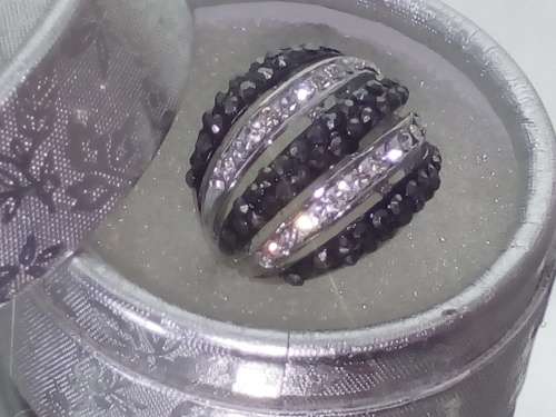 AMAZING! 1,75 Carat Simulated French Lilac Diamonds Size 7 US