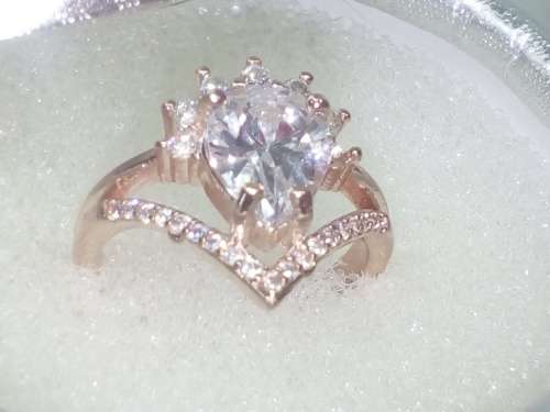 LOVELY! Tocean Ring With 1,95 Carat Simulated Diamonds Size 7 US
