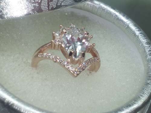LOVELY! Tocean Ring With 1,95 Carat Simulated Diamonds Size 7 US