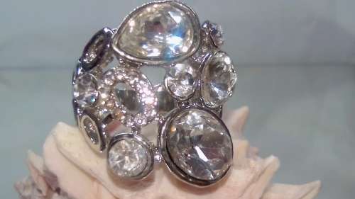 EXQUISITE! Rind With 1,75 Carat Simulated Diamond Size 7 US