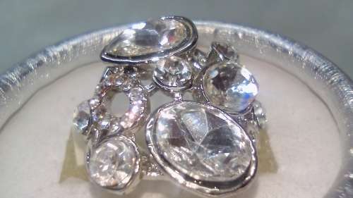 EXQUISITE! Rind With 1,75 Carat Simulated Diamond Size 7 US