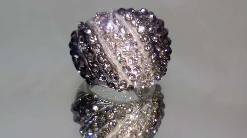 AMAZING! 1,75 Carat Simulated French Lilac Diamonds Size 6 US