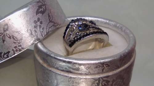 AMAZING! 0,75 Carat Simulated French Lilac, Black And White Diamonds Size 8 US