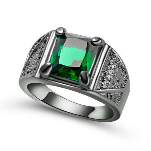 AMAZING! 2.25 Carat  Simulated Emerald Ring Size 9 US