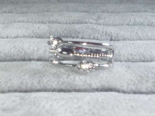 BEAUTIFUL! Ring With 0.75 Carat Simulated  Diamonds Size 9 US