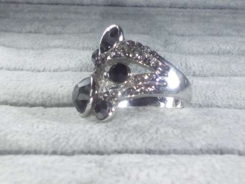 AMAZING! 1,75 Carat Simulated French Lilac Diamonds Size 8 US