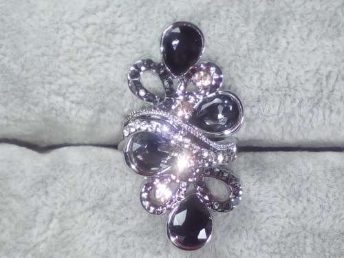 AMAZING! 1,75 Carat Simulated French Lilac, Black And White Diamonds Size 8 US