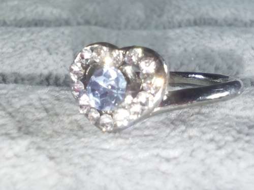 BEAUTIFUL! Hearts haped Ring With 1,75 Carat Simulated White & Aquamarine Size 7 US