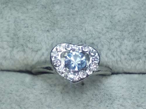 BEAUTIFUL! Hearts haped Ring With 1,75 Carat Simulated White & Aquamarine Size 7 US