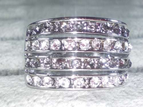 AMAZING! Ring With 1,75 Carat Simulated French Lilac And White Diamonds Size 8 US