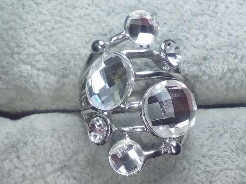 STUNNING! Ring With 2.00 Carat  Simulated Diamonds Size 8 US