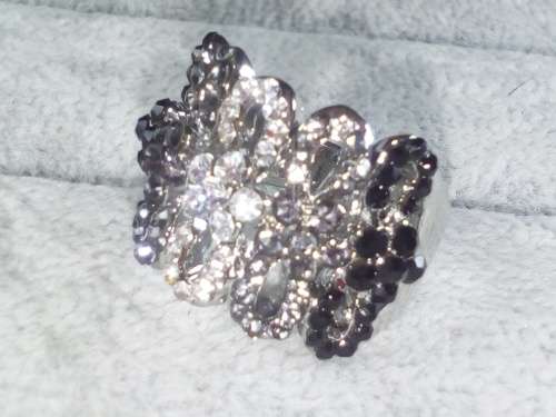 AMAZING! 0,75 Carat Simulated French Lilac Diamonds Size 7 US